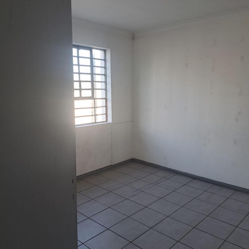 To Let commercial Property for Rent in Neave Industrial Eastern Cape